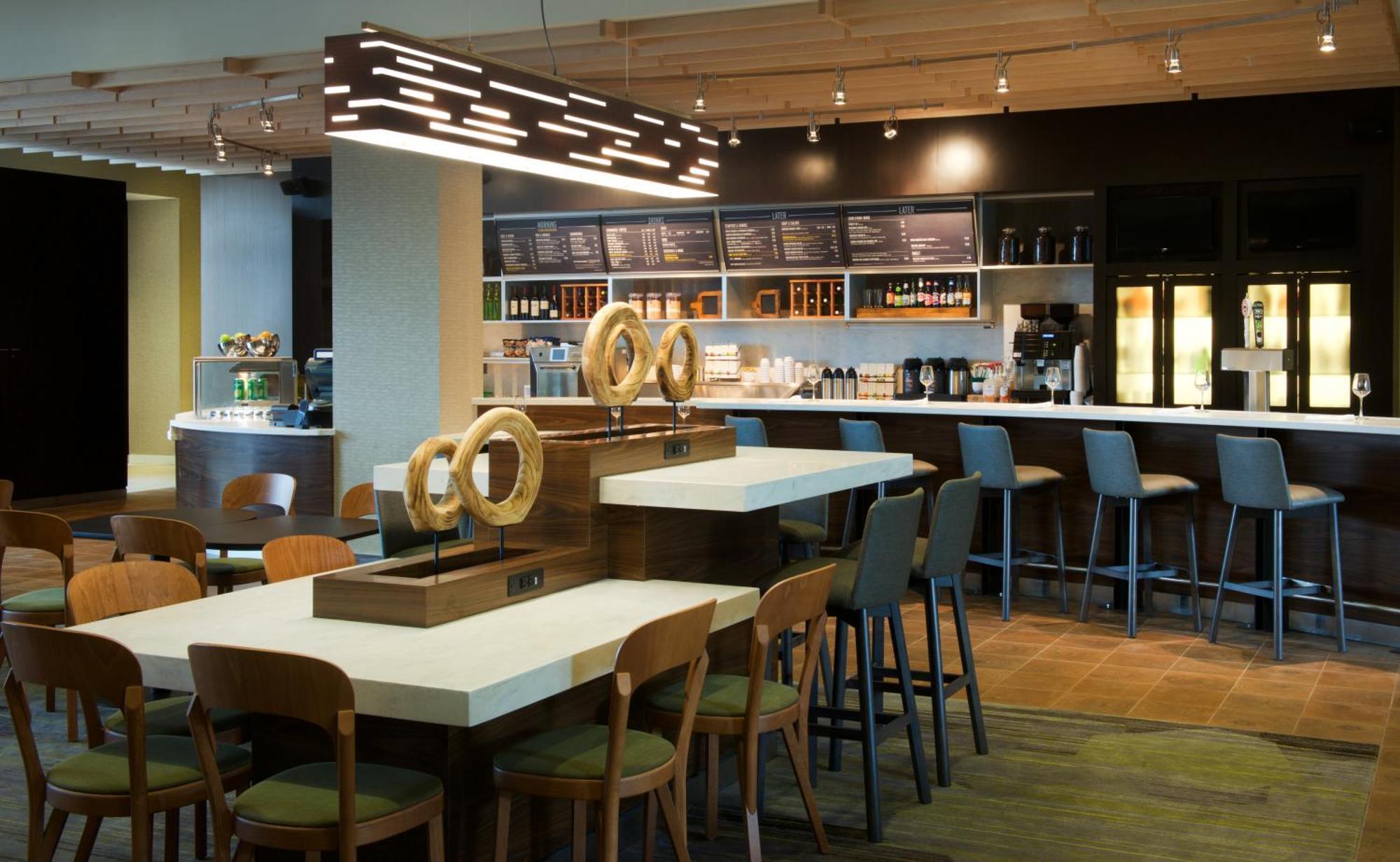 西雅图埃弗里特市区万怡酒店 外观 照片