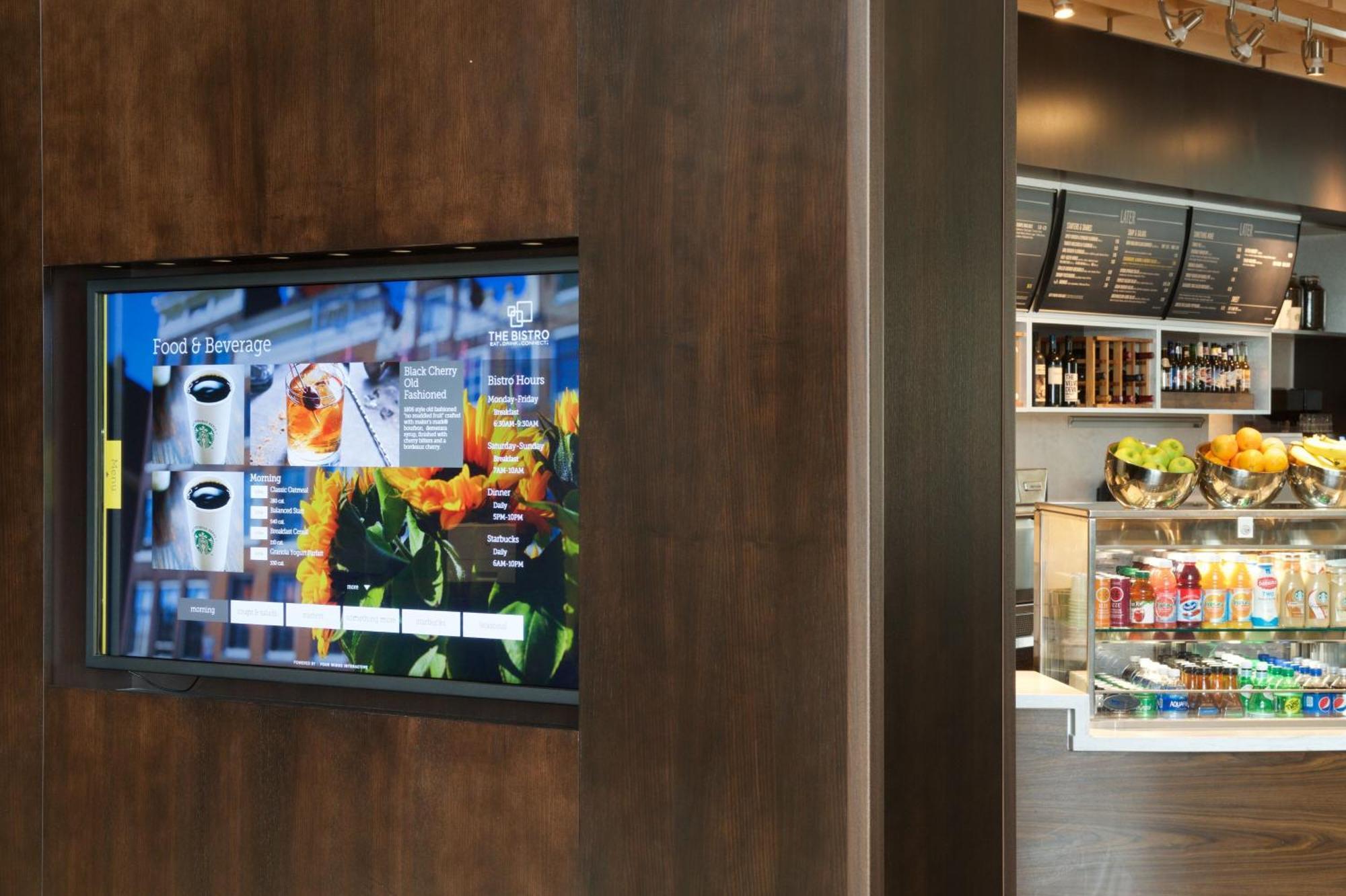 西雅图埃弗里特市区万怡酒店 外观 照片